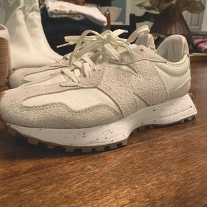 Womens New Balance 327